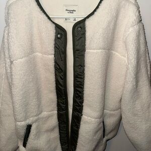 Abercrombie & Fitch Women's White and Green Jacket